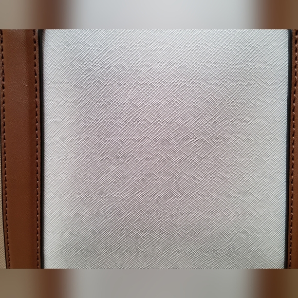 Michael Kors Pratt Small Tote Bag (Camel MLT) - Picture 4 of 16